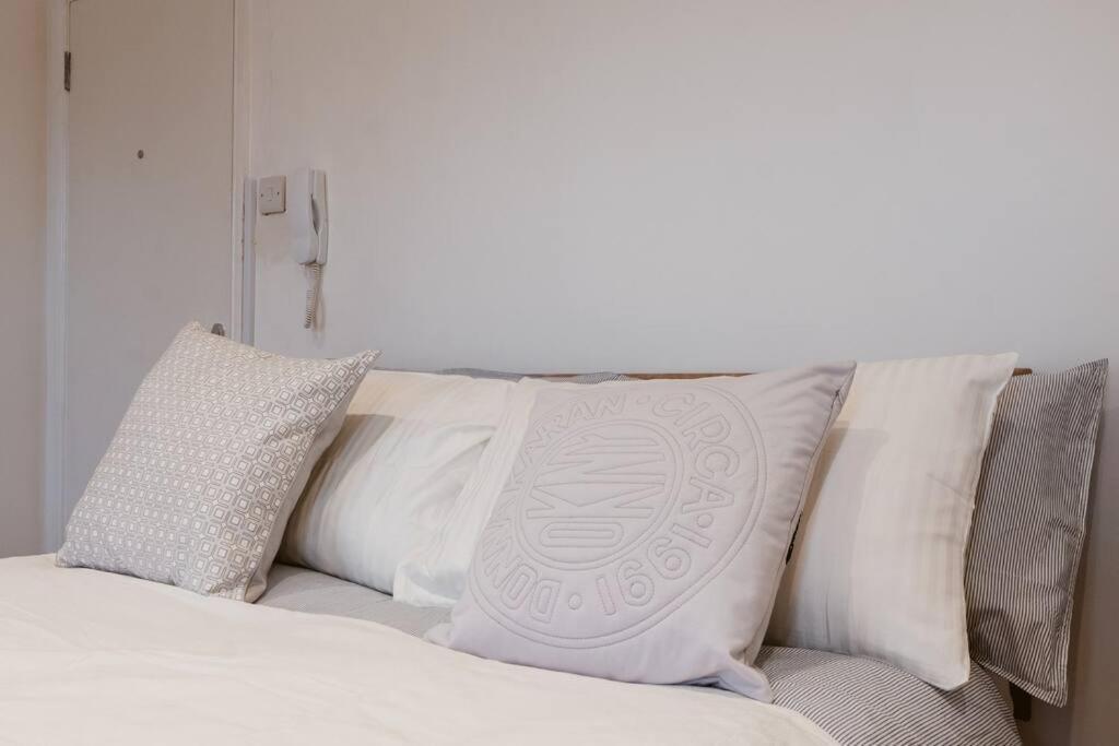 Your Lovely Studio Flat- West3 Londres Exterior foto