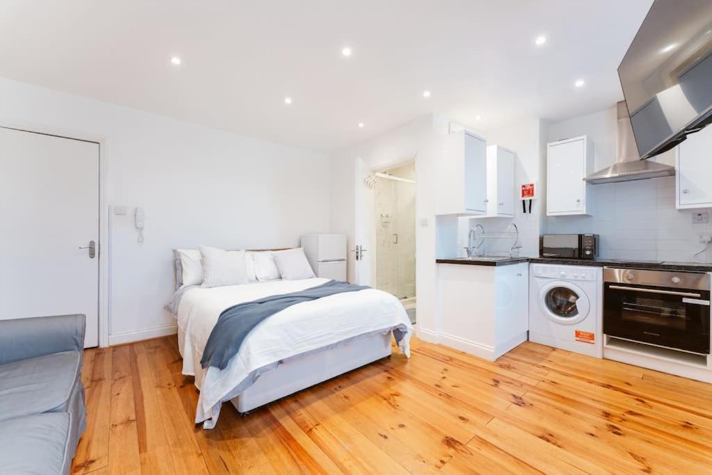 Your Lovely Studio Flat- West3 Londres Exterior foto